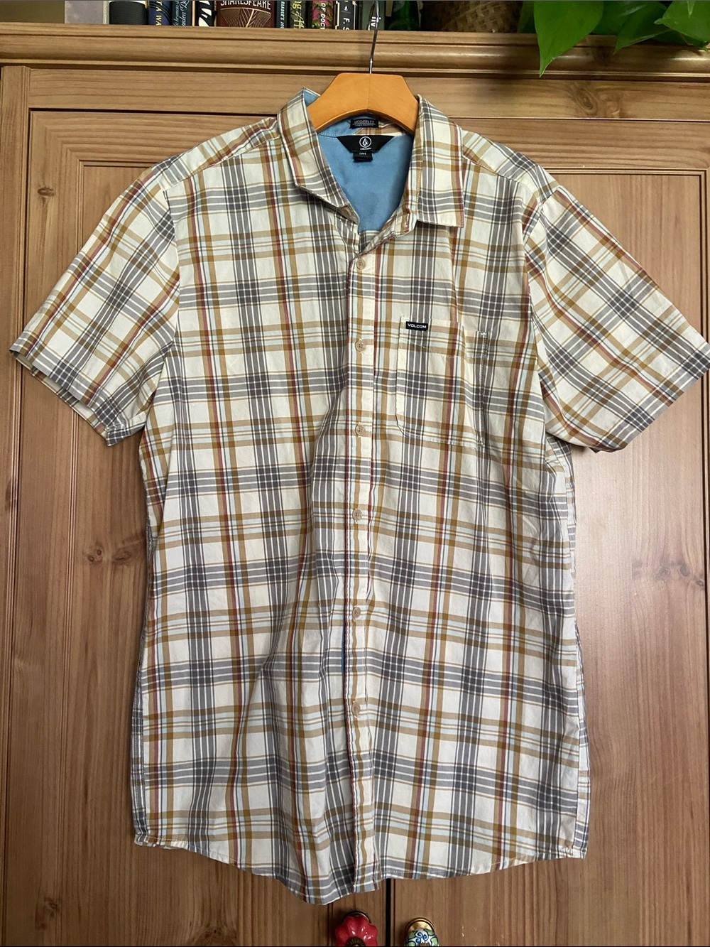 Volcom Short-Sleeve Plaid Button-Down Shirt - Tan White Gray M Excellent